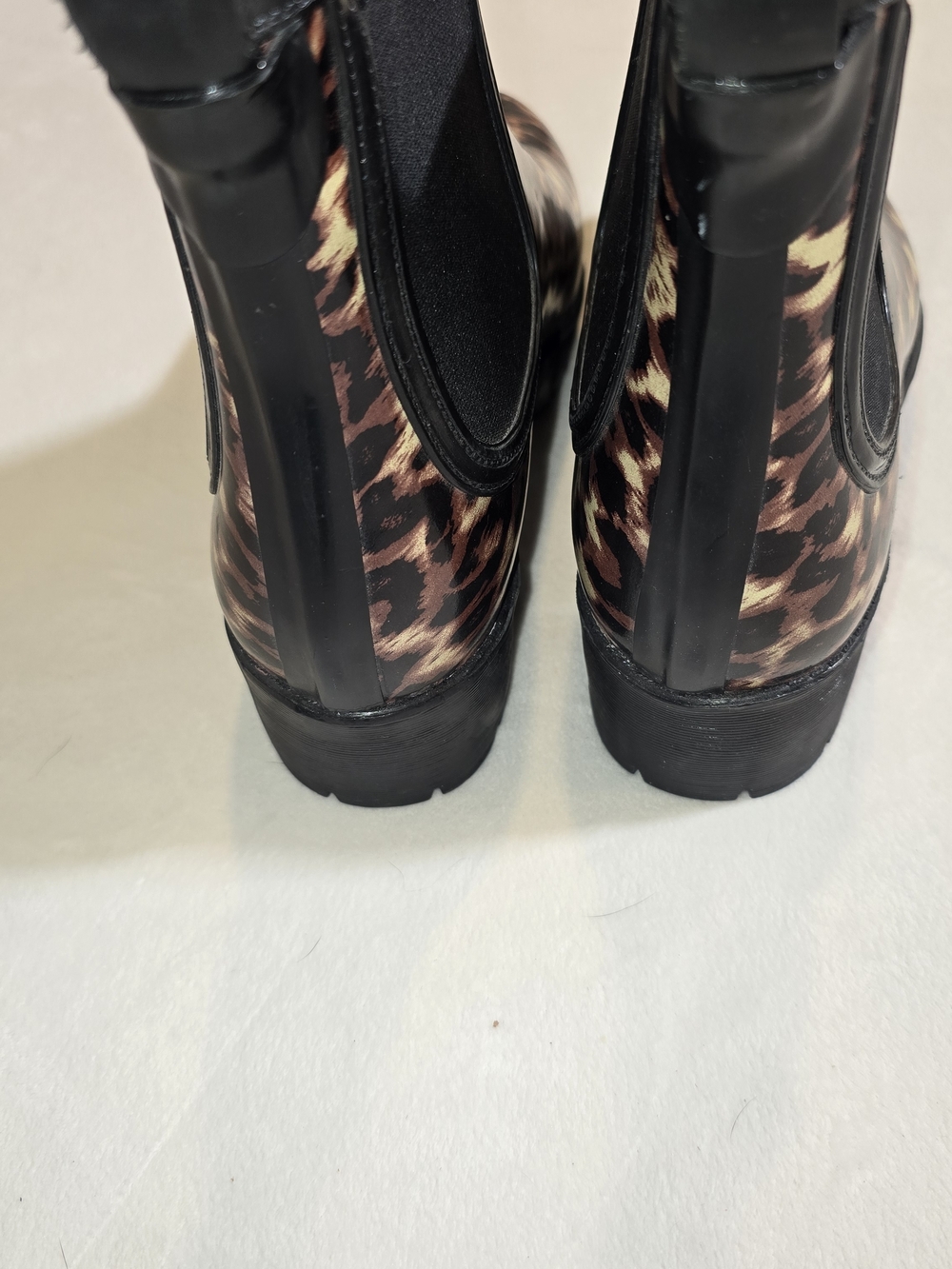 Jeffrey Campbell Leopard Print Cloudy Chelsea Rain Boots Size 8 Lug Sole - Picture 3 of 7
